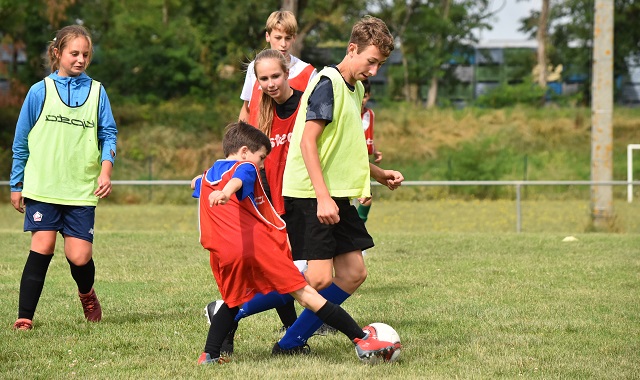 Foot, futsal, piscine et multisports (option Aqualand)